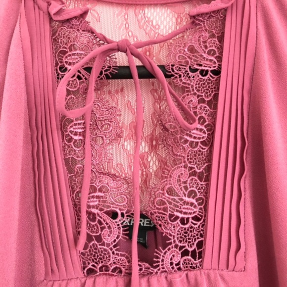 Express Tie Neck Sleeveless Blouse - Picture 6 of 13